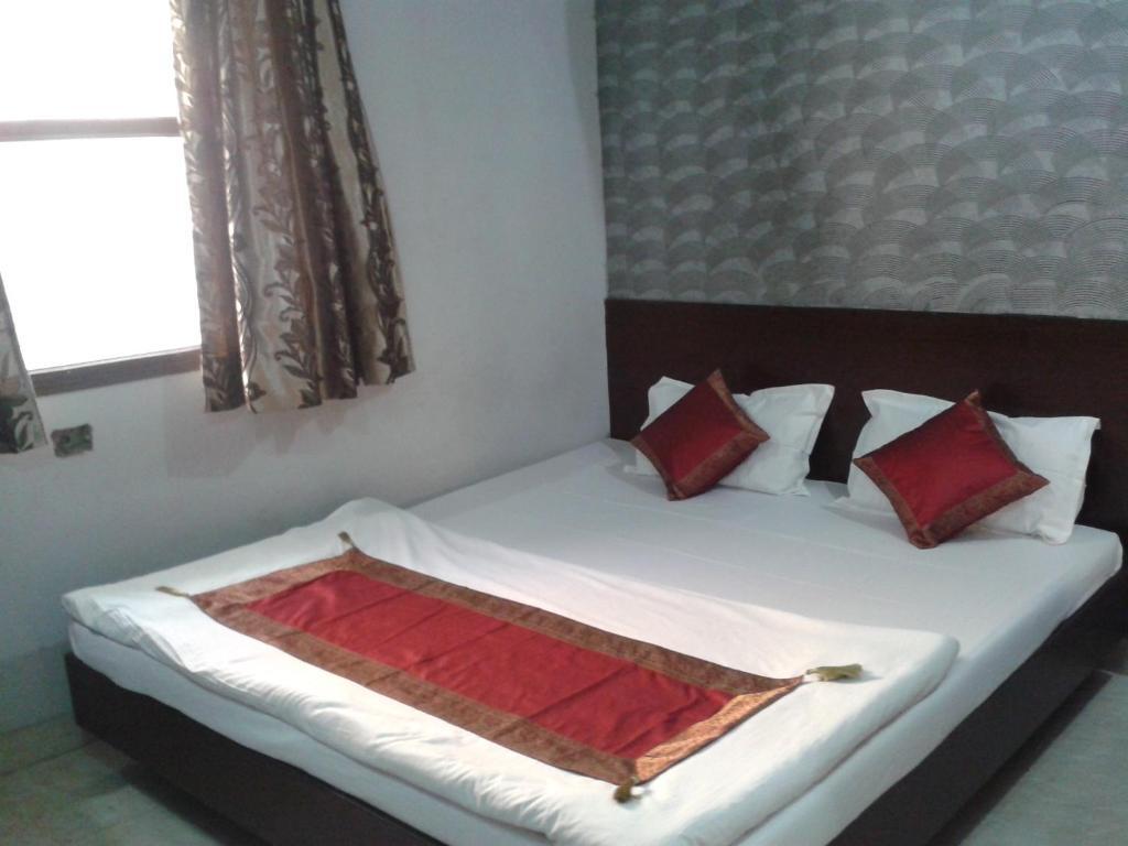 Hotel Hridey Inn Neu-Delhi Zimmer foto